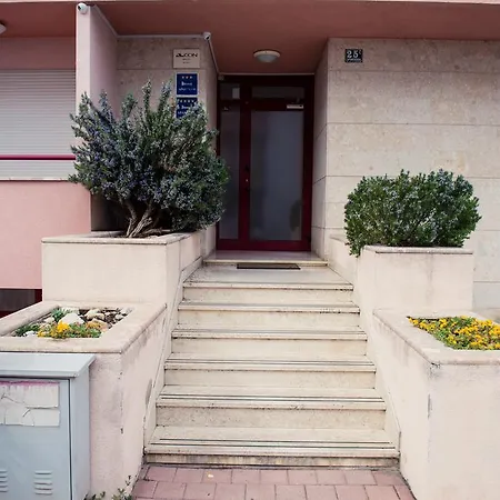 Апартаменты Lovely *near The Beach*